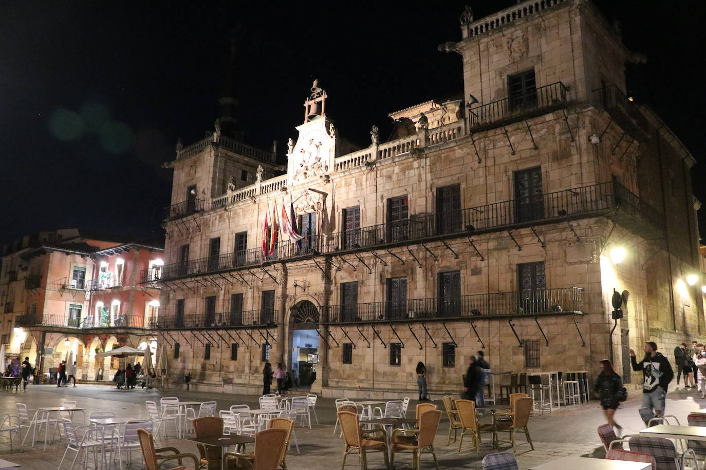 Fotos: Una noche de San Juan diferente | Leonoticias